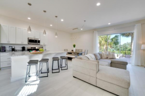 Family Home Near Disney with Patio and Pool Access